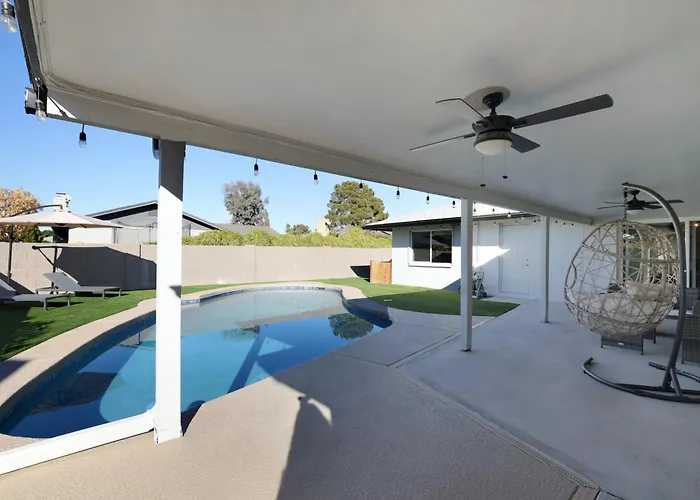 Pegasus - Modern Getaway With Pool & Game