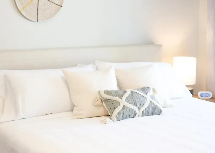 Pegasus - Modern Getaway With Pool & Game Holiday home Tempe