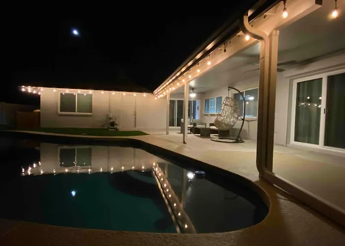 Pegasus - Modern Getaway With Pool & Game